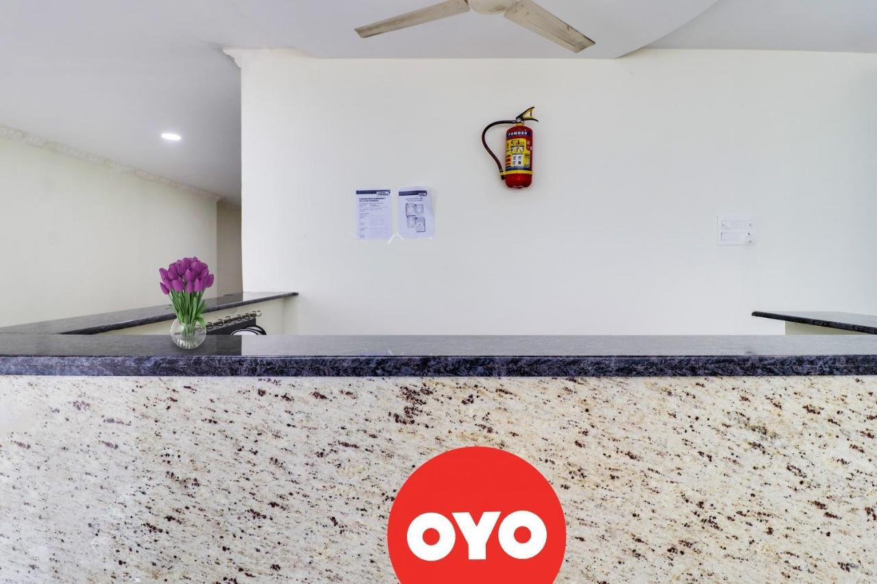 OYO 70014 Dharani Grand Hotel Khammam Bagian luar foto