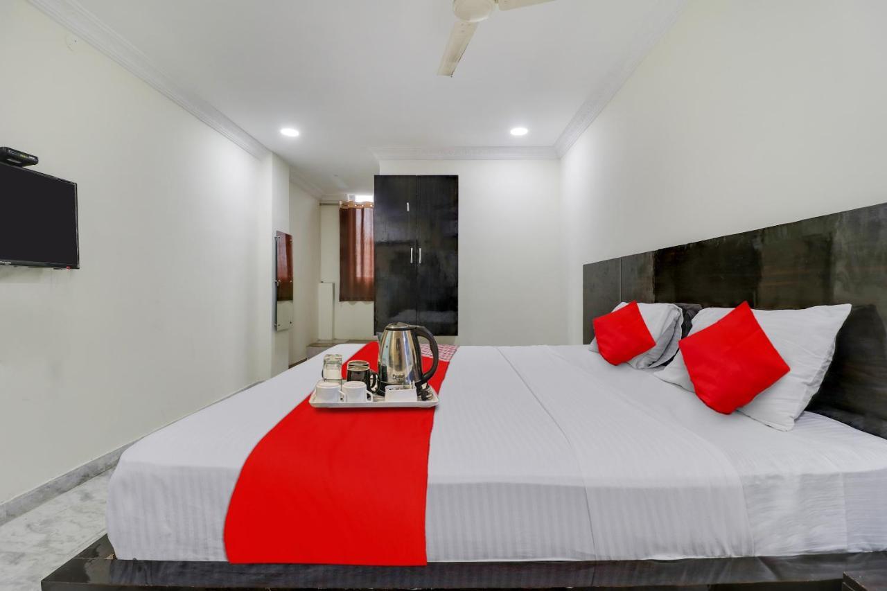 OYO 70014 Dharani Grand Hotel Khammam Bagian luar foto